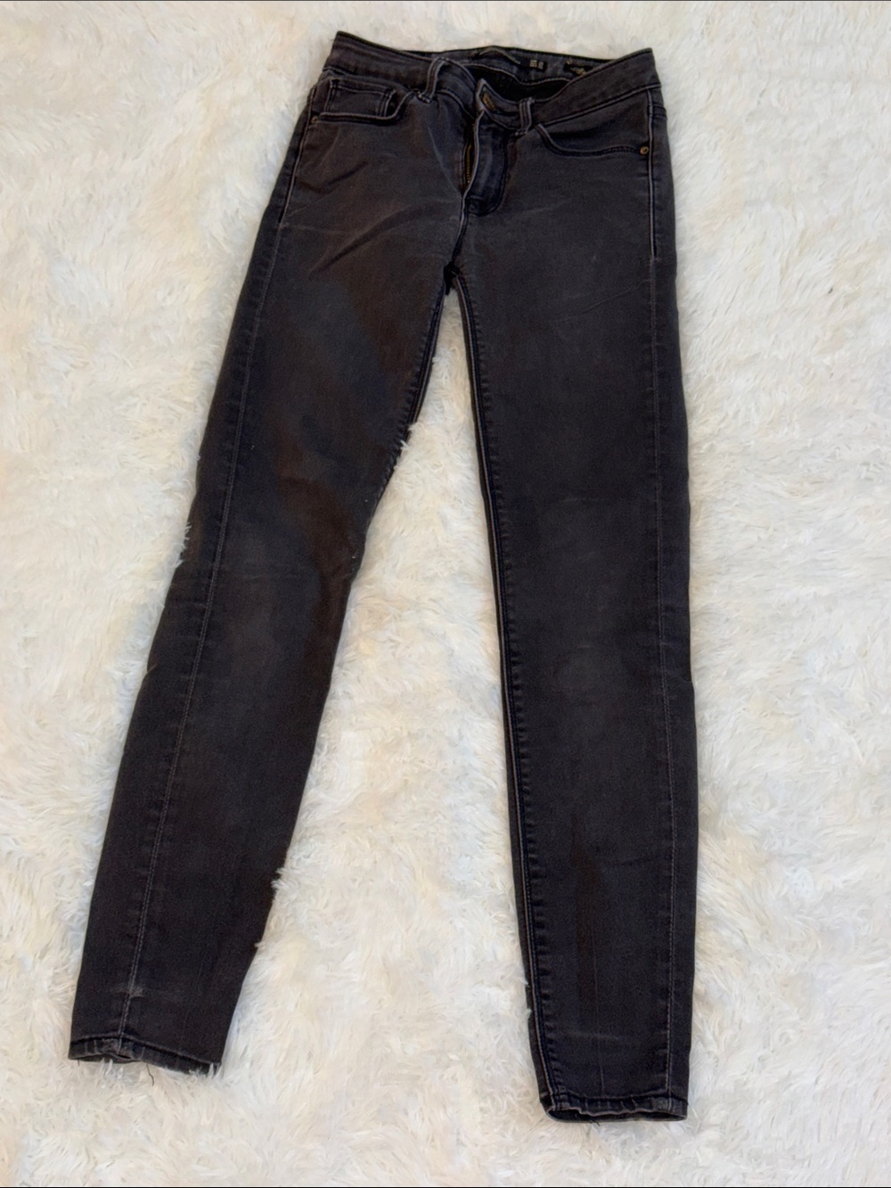 Zara Black Skinny Jeans — Fitted High-Rise Style